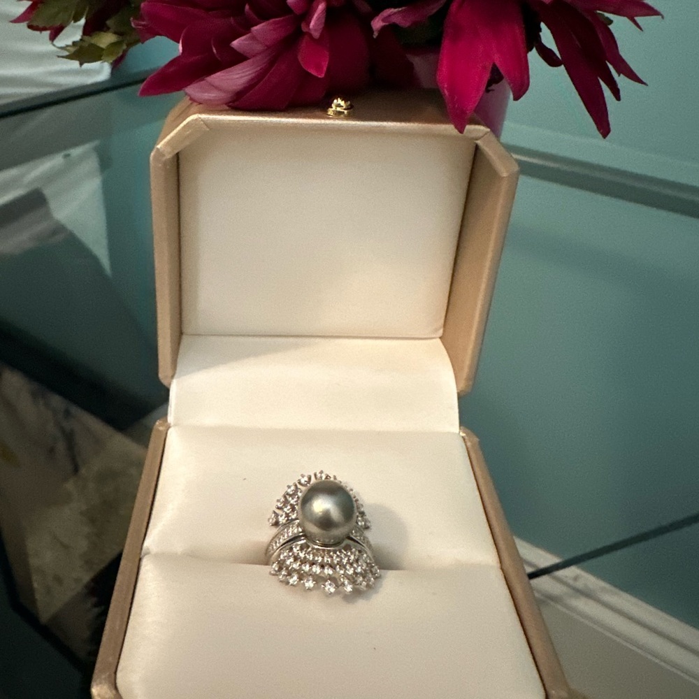 Tahiti pearl ring.